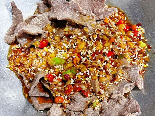 捞汁香菜拌牛肉