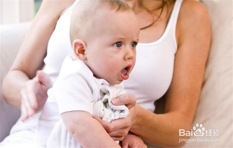 宝宝打嗝怎么办，我有小妙招
