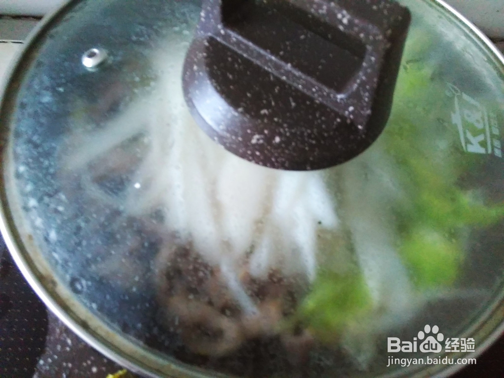 娃娃菜肉丝炒粉利的做法