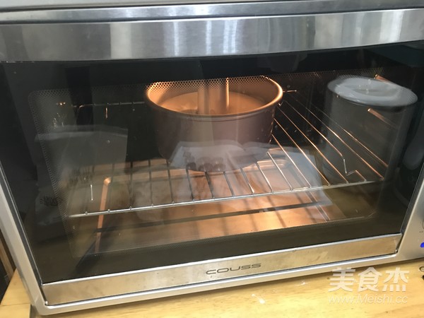 朗姆酒葡萄干戚风蛋糕