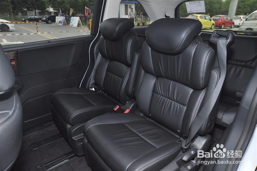 奥德赛后排座椅怎么放倒