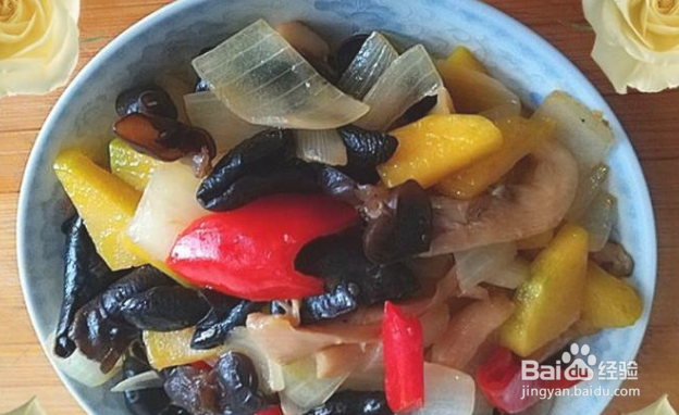 怎么做营养好吃的蘑菇洋葱黑木耳嫩南瓜