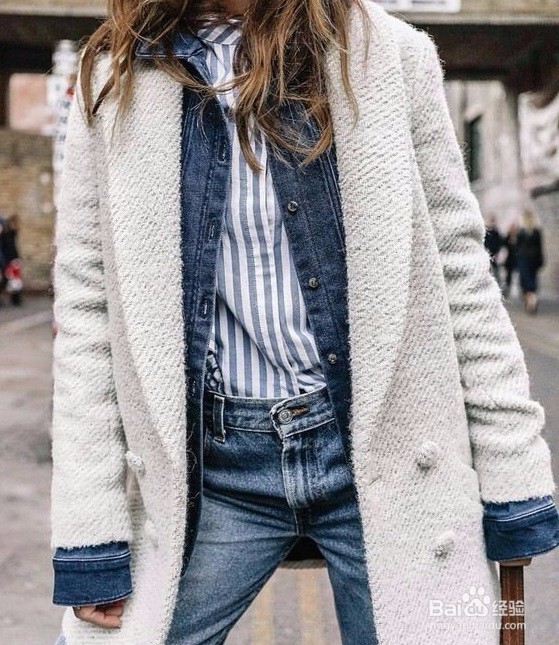 牛仔外套和大衣叠穿