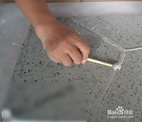 怎样把插座粘到瓷砖上?