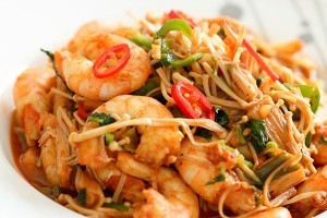 辣酱金针菇炒虾