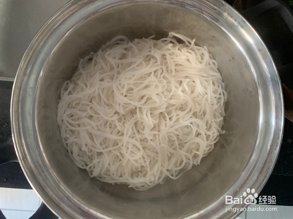 鸡蛋葱花炒米粉的做法