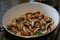 家常菜（蘑菇滑鸡）的做法