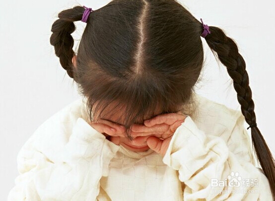 眼睛里进了异物怎么办