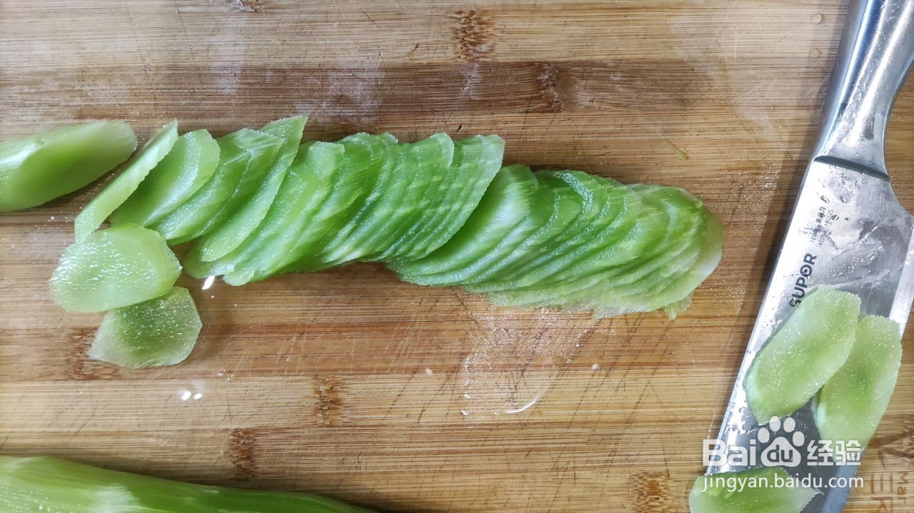 青笋木耳肉片的做法