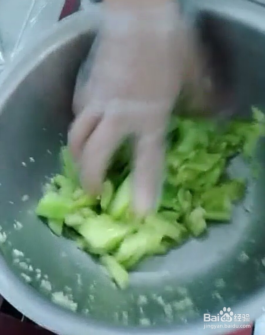 在家做最简单的凉拌黄瓜