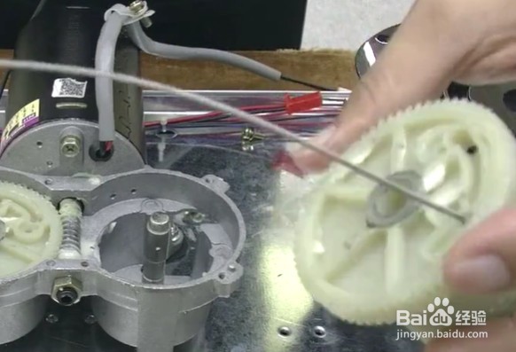 晾衣架钢丝绳断了怎么修