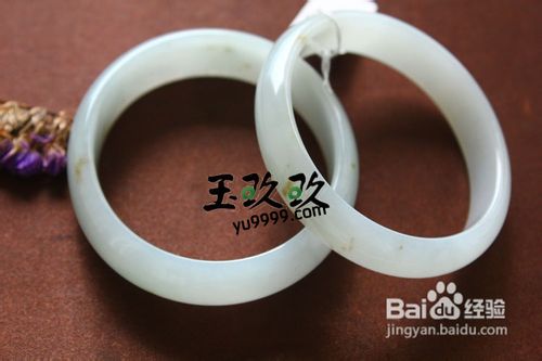 目前比较流行的翡翠手镯款式