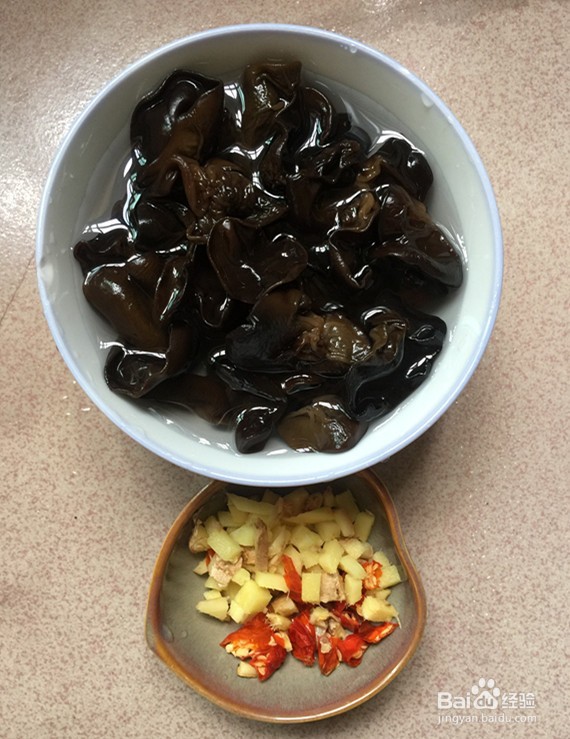 腐乳蒸鸡的做法
