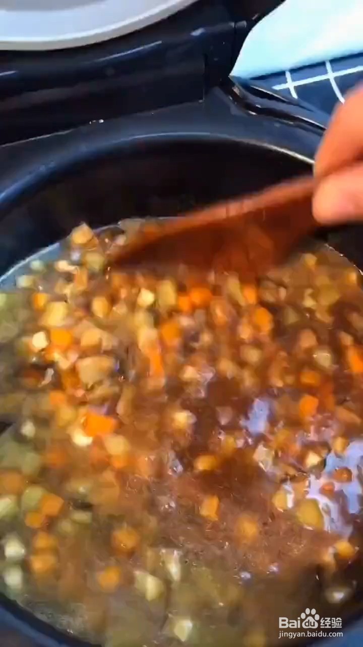 如何制作鸡腿肉焖饭