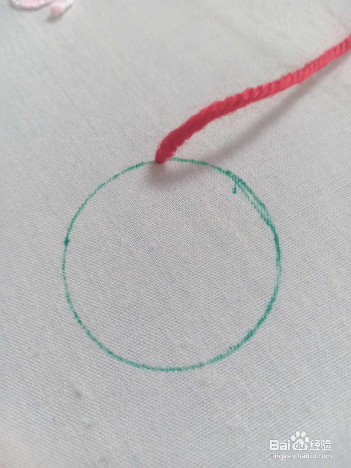 用针穿线制作毛线仿真花的方法