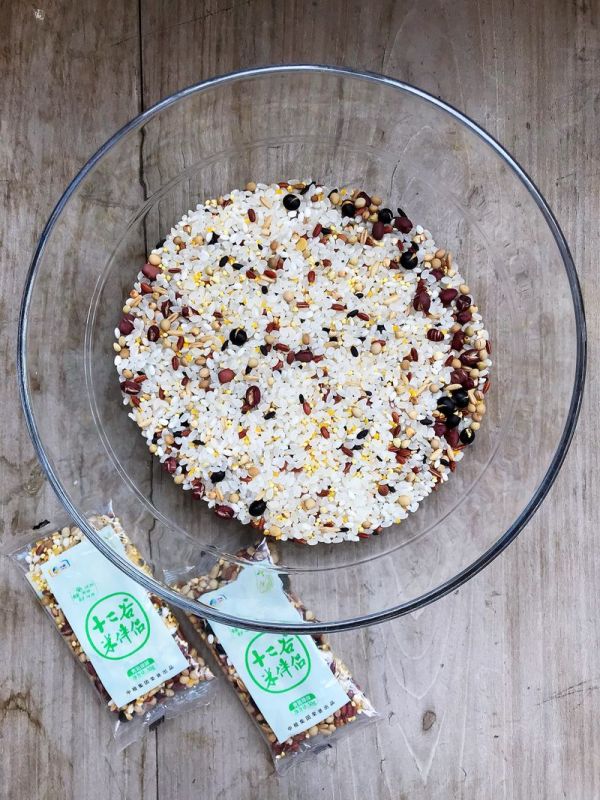 咸蛋火腿腊肉粽