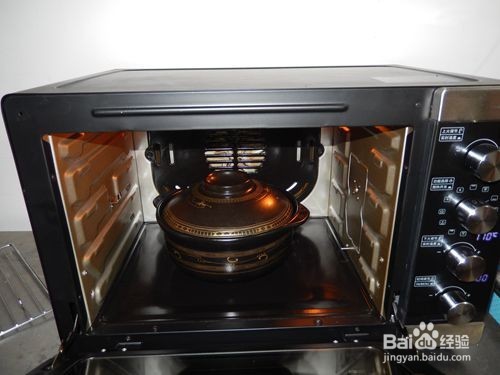 如何用烤箱炖汤：萝卜排骨汤