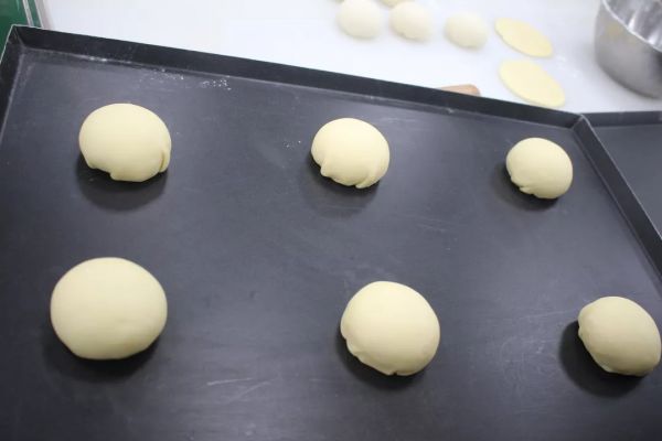 国民级彩色菠萝包配方收藏来学