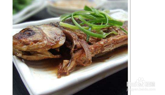 酥鲫鱼的做法