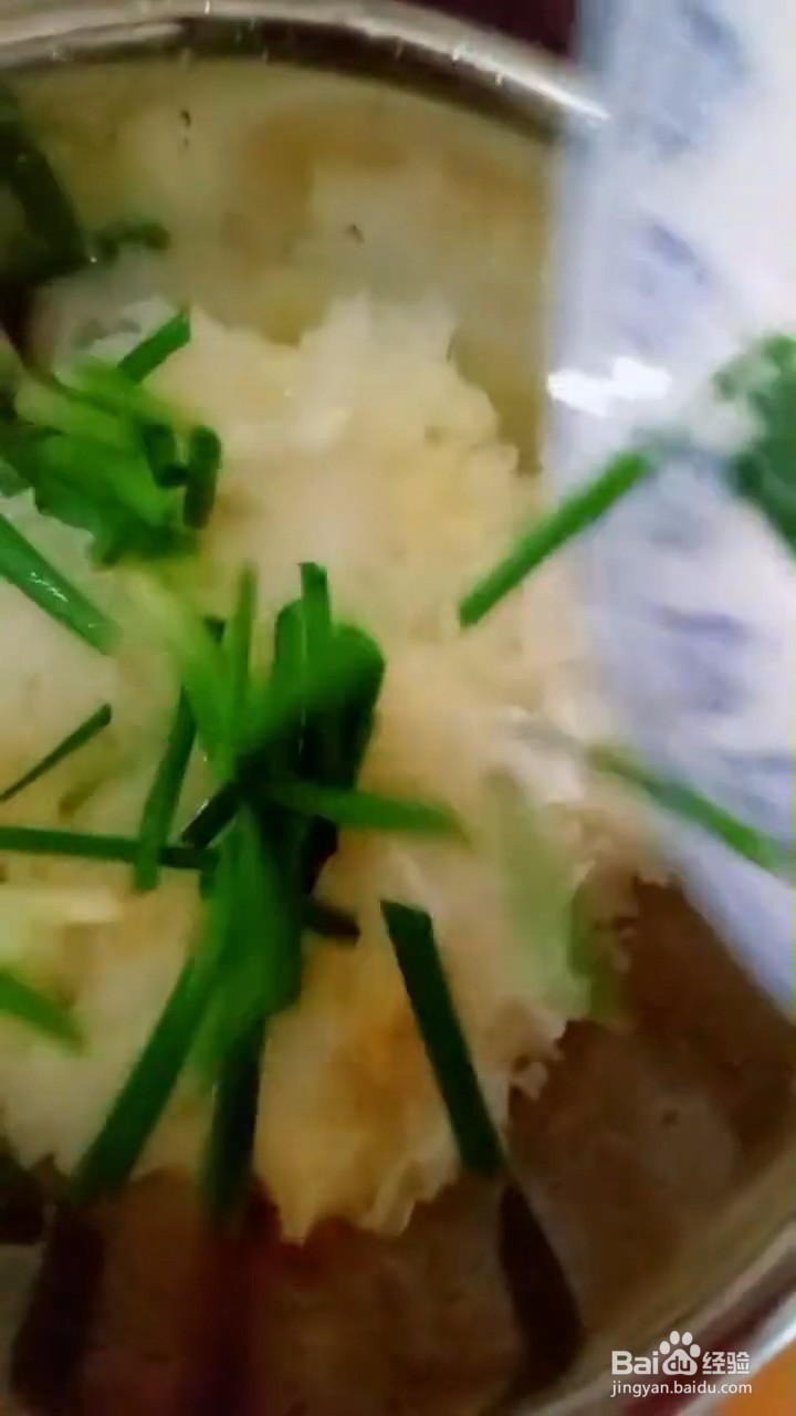 如何自制美味好吃的凉拌银耳
