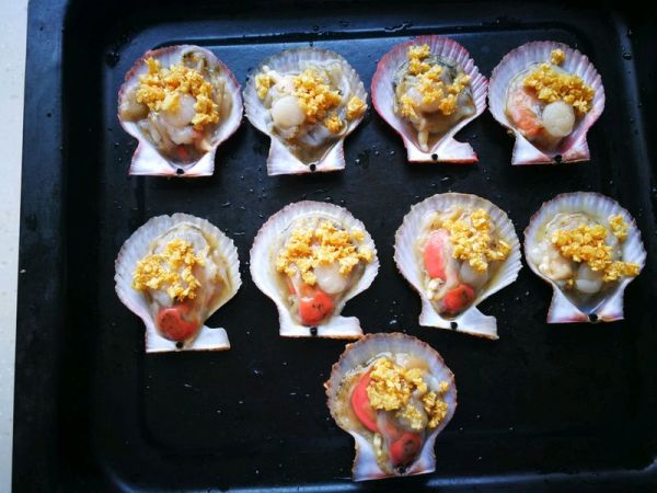 彩椒蒜蓉烤扇贝