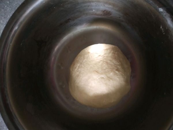 肉松色拉油面包