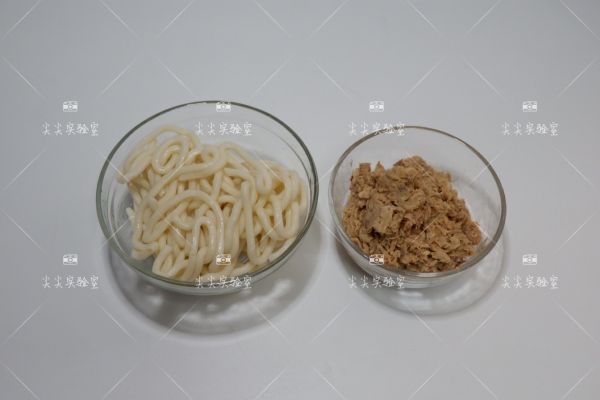 金枪鱼番茄炒乌冬