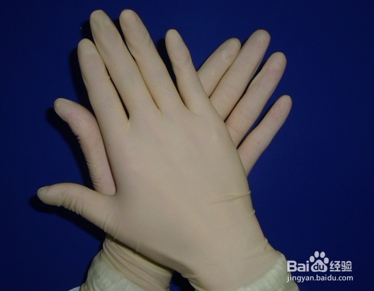 戴上胶手套后手很臭怎么办