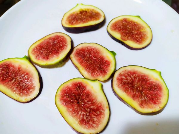 无花果奶酪慕斯杯