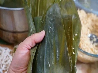 咸蛋黄鲜肉粽怎么做？