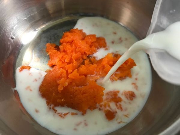 胡萝卜牛奶汤#柏翠辅食节-营养佐餐#