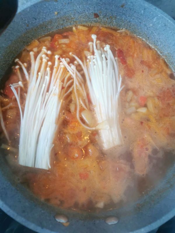 爱吃番茄的小伙伴不能错过的番茄肥牛煎蛋面