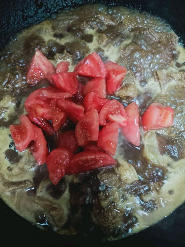 西红柿土豆炖牛腩