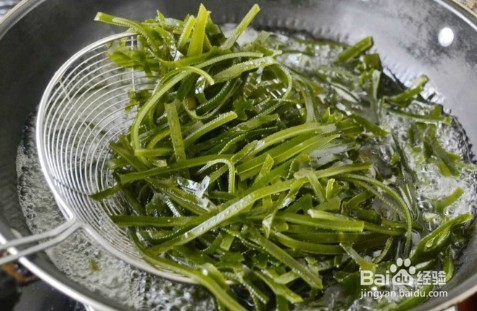 蒜茸辣酱海带丝