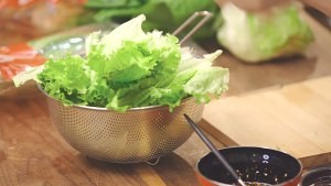 年夜饭-牛排大拌菜怎么做