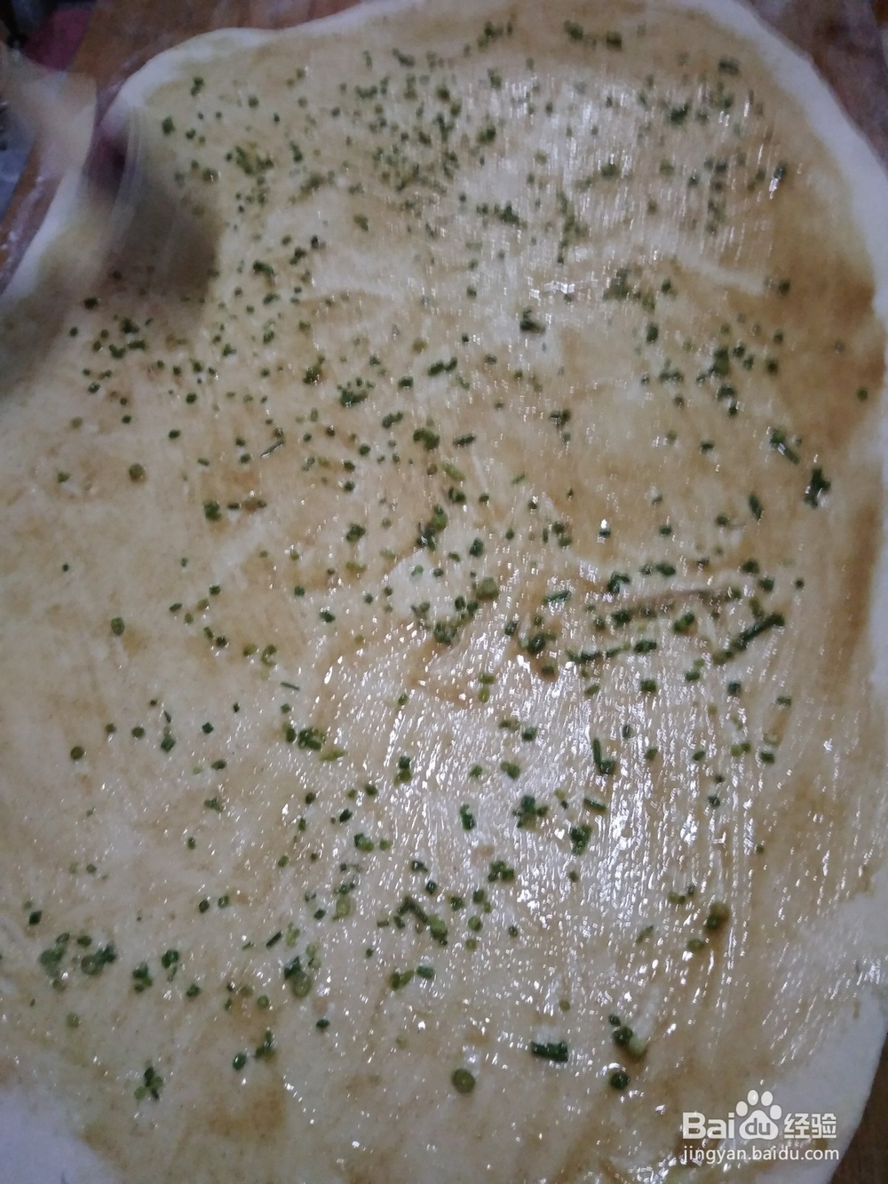 葱油香酥饼的油酥涂抹