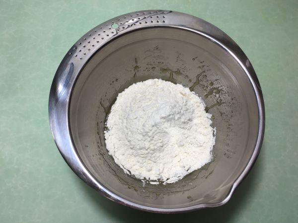 莲蓉咸蛋黄月饼