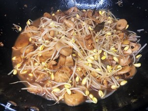 排骨炖面筋制作过程