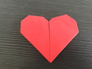 怎么折一个爱心?