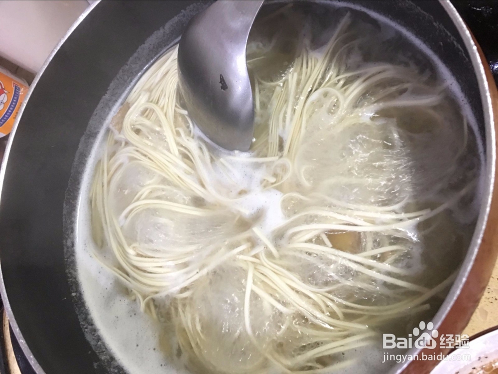 午餐肉日式豚骨拉面的做法