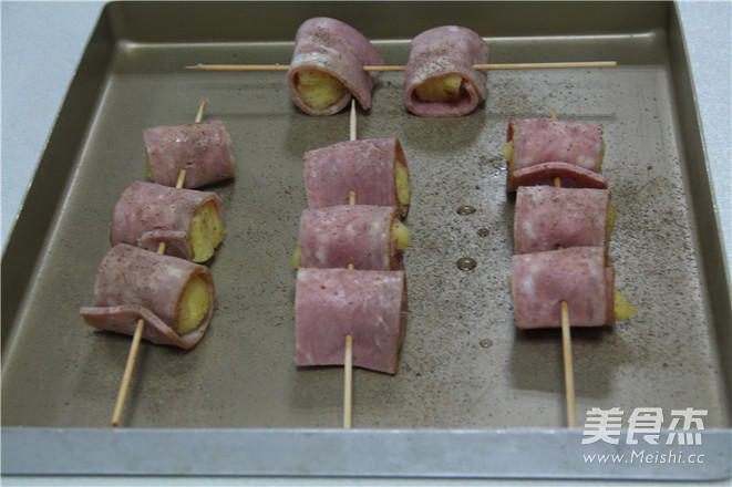 美丽新吃法—培根菠萝卷