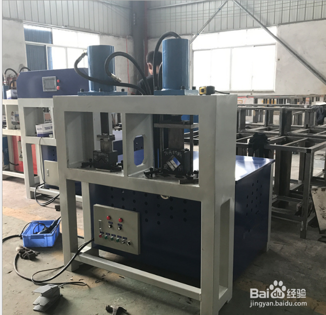 方管全自动冲孔机和圆管液压冲床怎么设置共用？