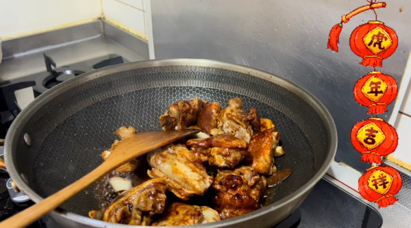 红烧猪蹄炖豆子