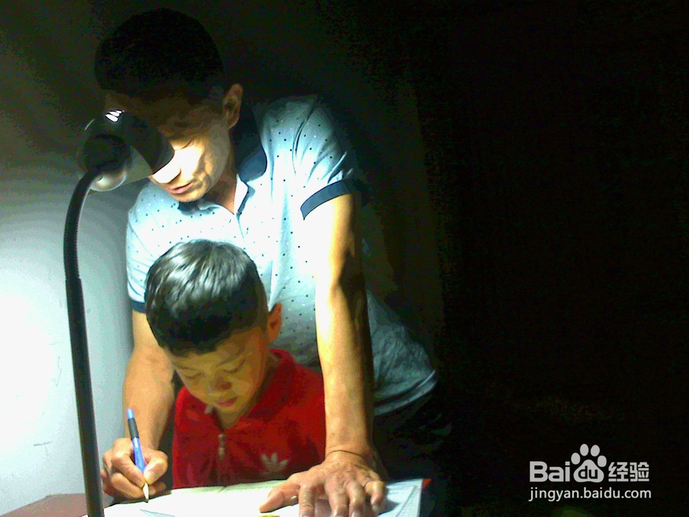 老年人怎样在节日里晚间指导孩子写日记