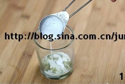 怎样居家制作冰抹茶牛奶