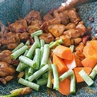 怎么做可口的鸡公煲