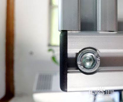 工业铝型材加工沉头孔和通孔的区别