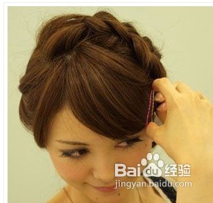 怎样打造韩式麻花辫编发