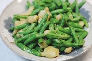 健康养生佳品四季豆龙利鱼的做法