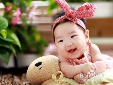 如何促进新生宝宝生长发育 ？